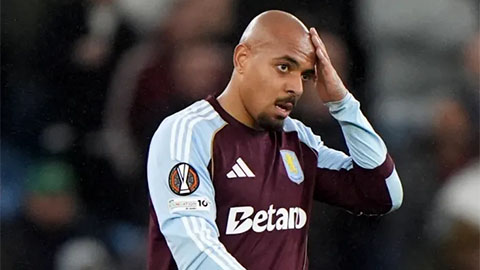 Simone Inzaghi celebrating with his Inter Milan players after beating Barcelona.